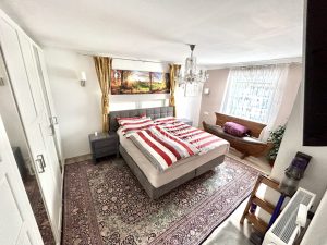 Schlafzimmer 1