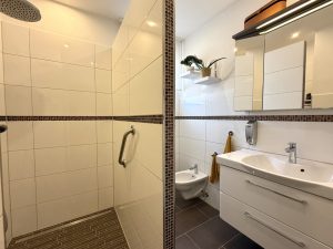 Badezimmer EG