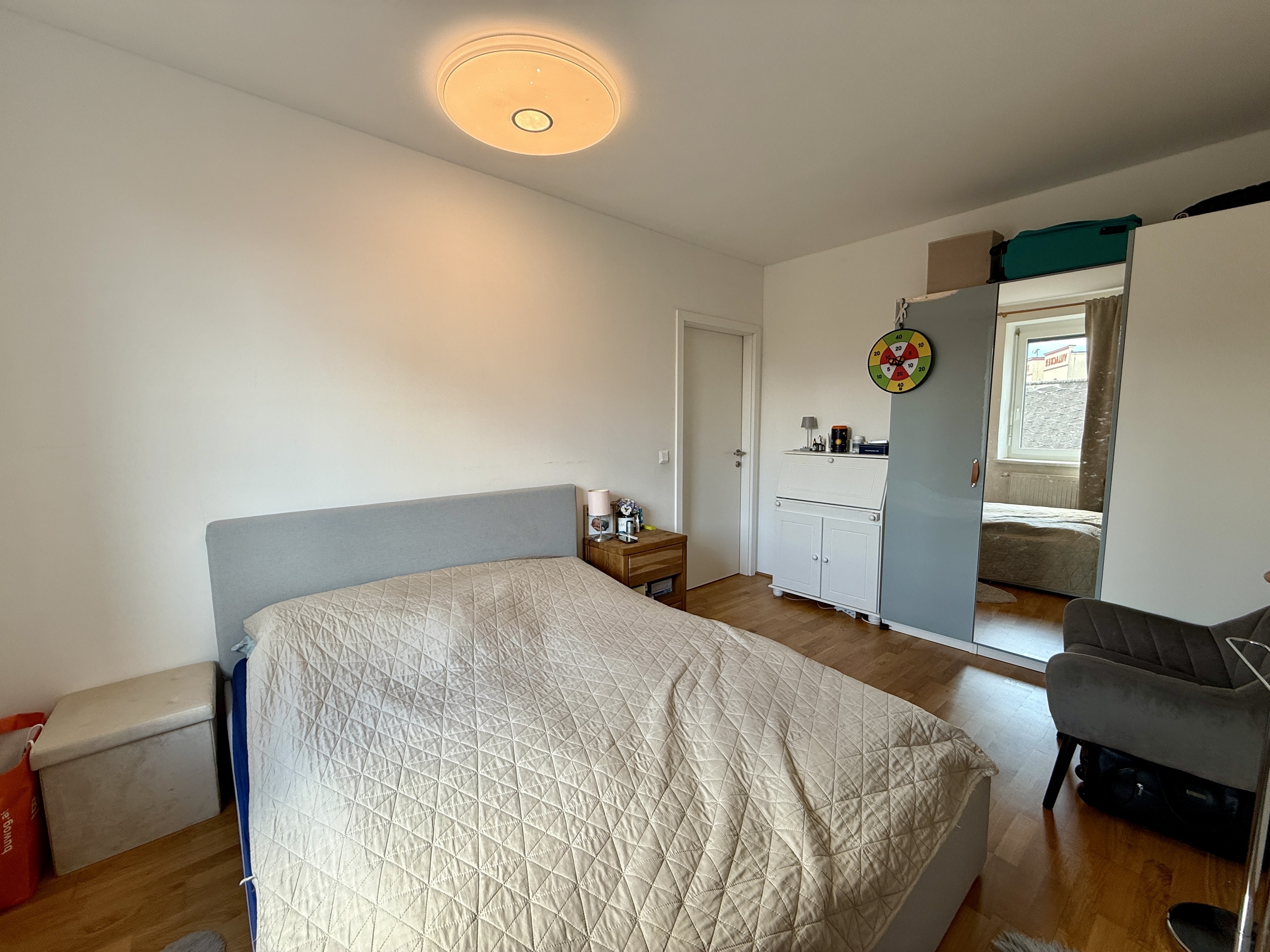 Schlafzimmer 1