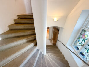 Treppe ins 2. OG