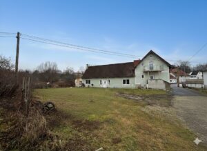 Hausansicht & Garten Vorderseite