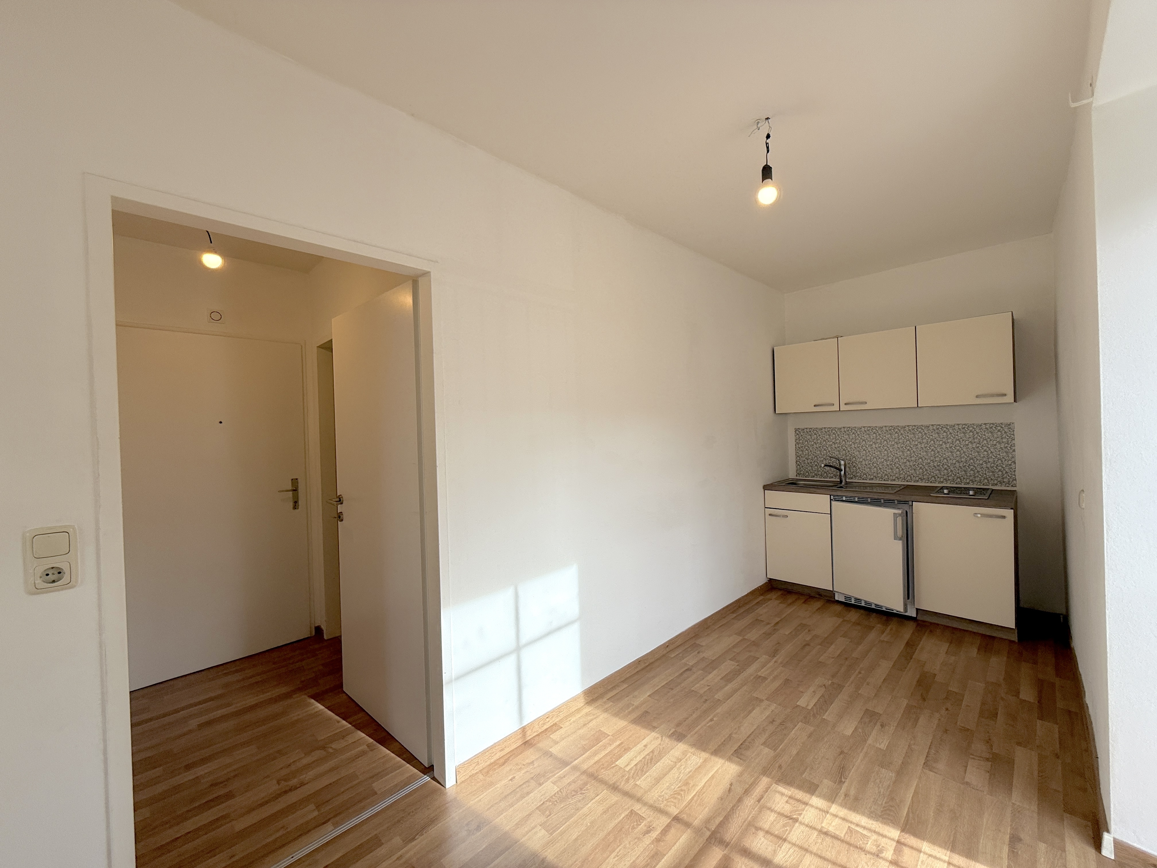 Küche & Eingangsbereich