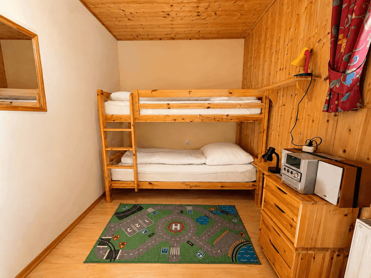 Schlafzimmer 2 UG
