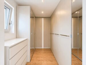 Begehbarer Kleiderschrank Zimmer OG