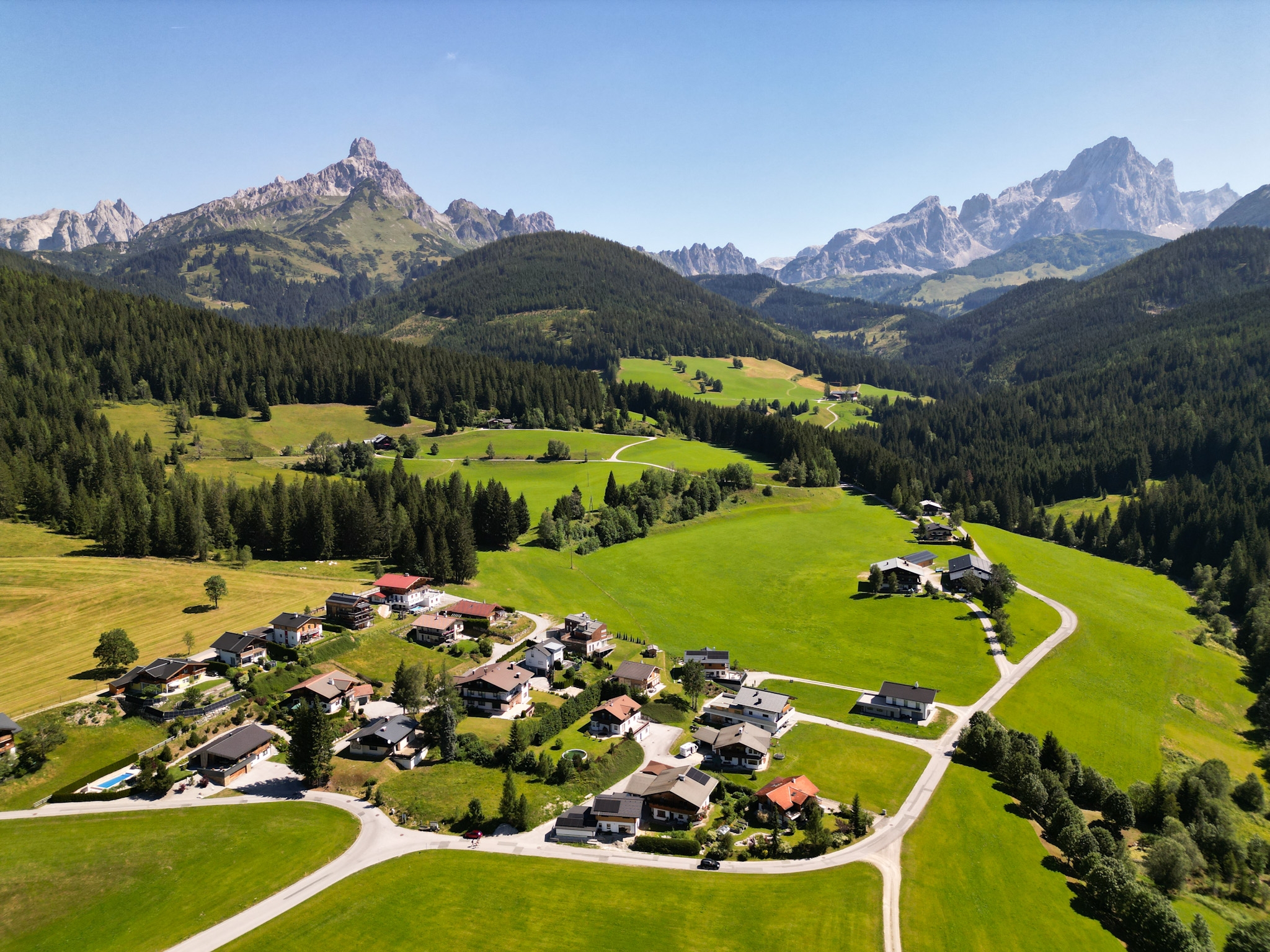Luftaufnahme mit Blick auf die Bischofsmütze und den Torstein