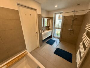 Badezimmer EG