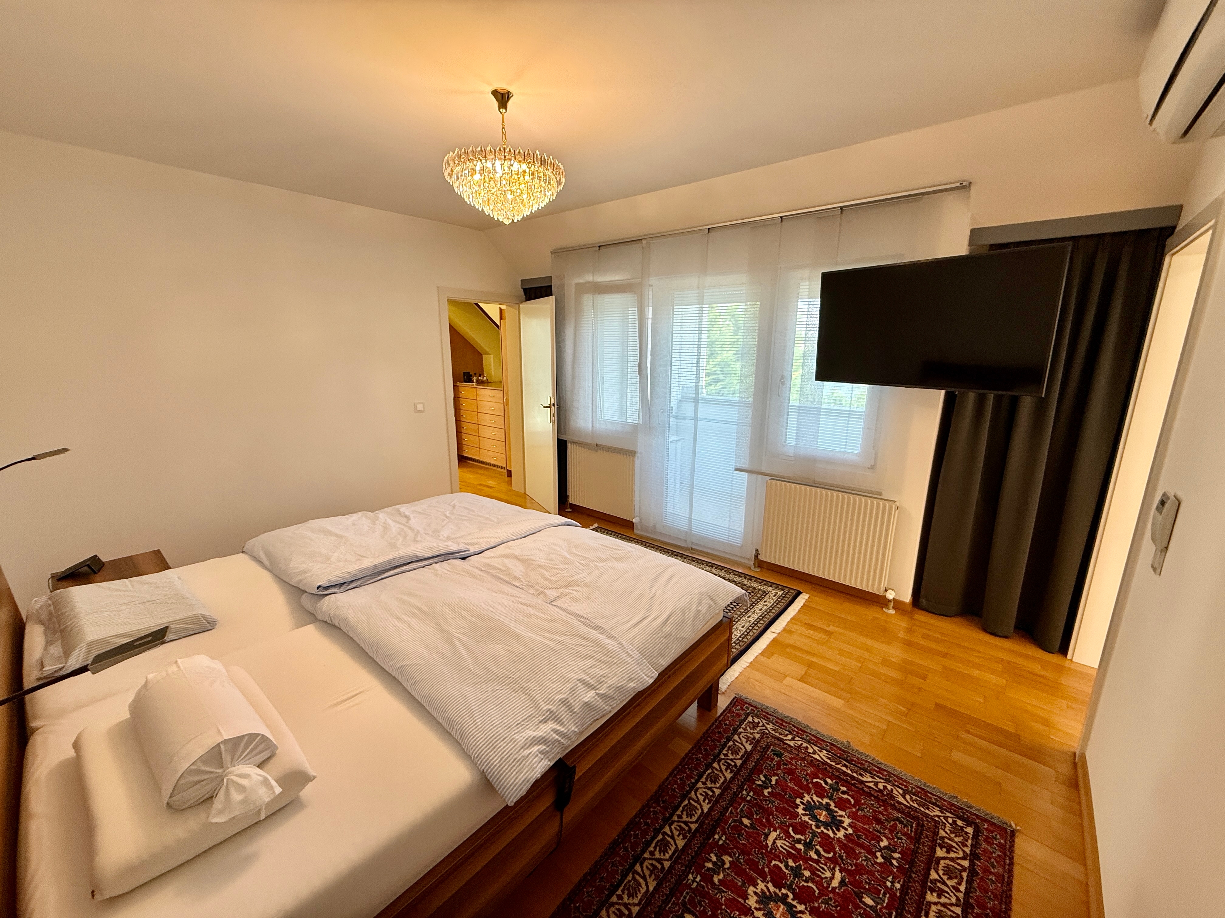 Schlafzimmer 4