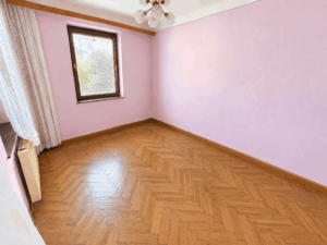 Zimmer 1 / mittels KI digital geräumt