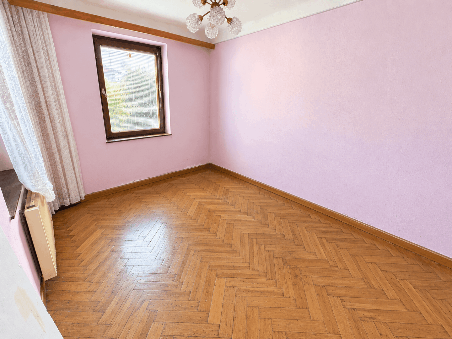 Zimmer 1 / mittels KI digital geräumt