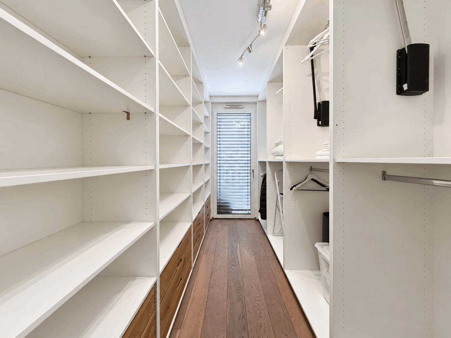Begehbarer Kleiderschrank