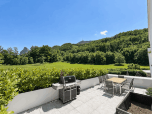 Terrasse mit Blick auf Nockstein und Gaisberg