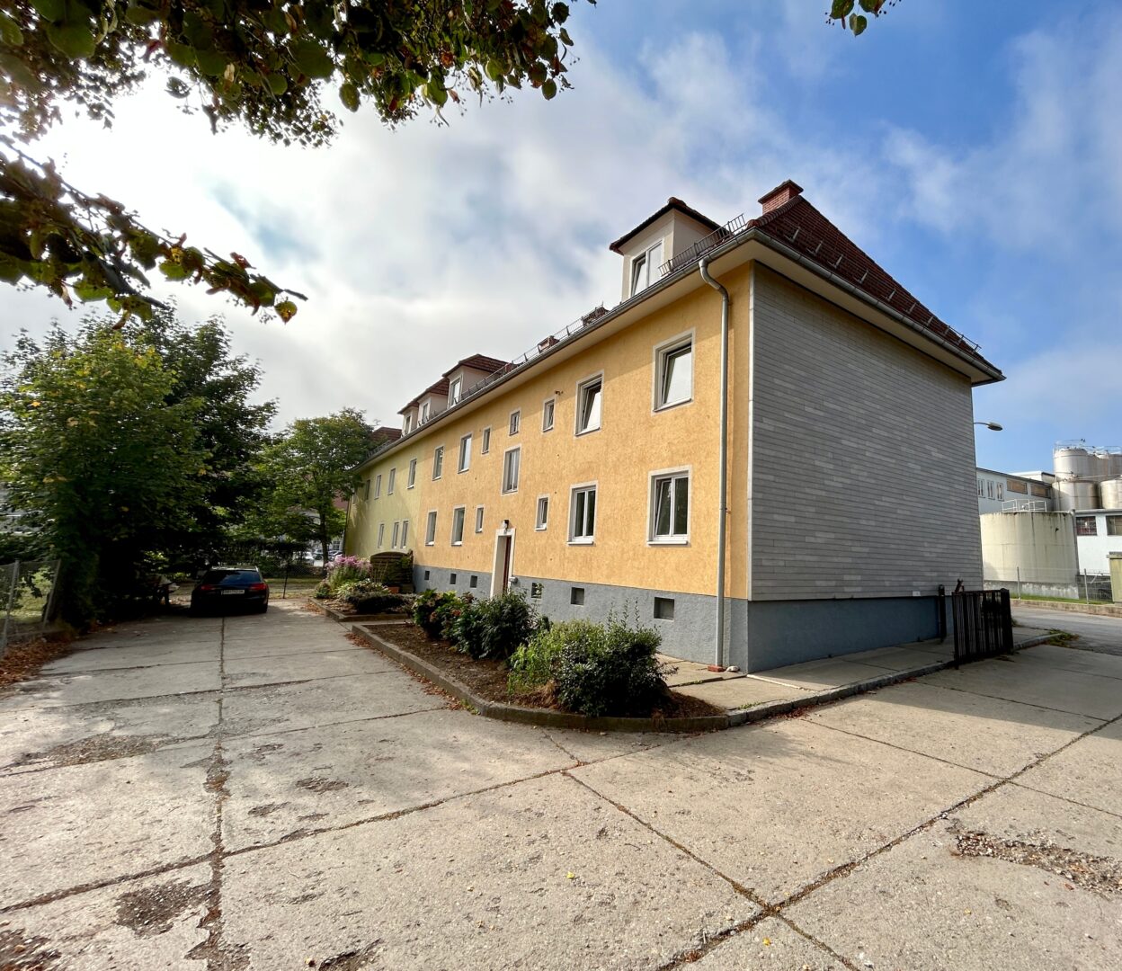 Außenansicht/Parkplätze