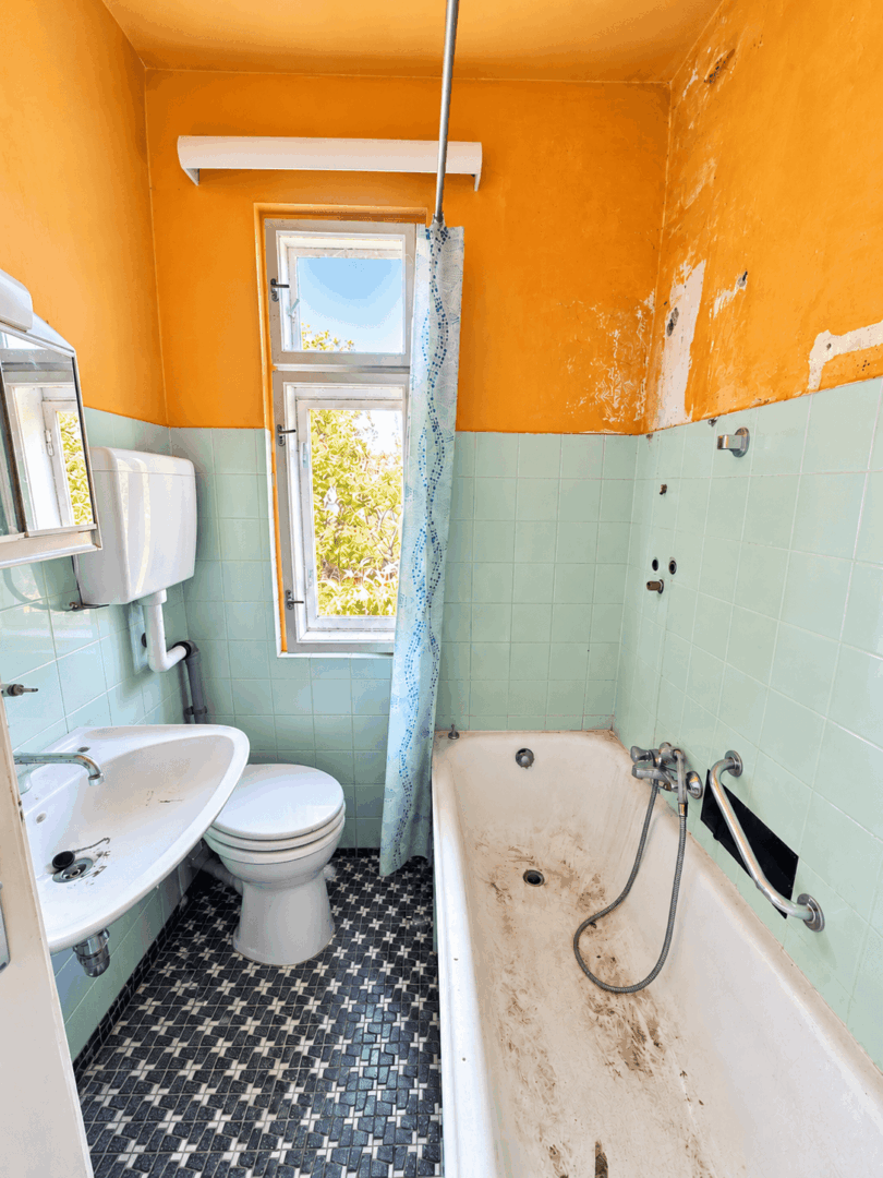 Badezimmer / mittels KI digital geräumt