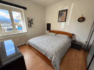Schlafzimmer (Mit KI aufgeräumt)