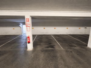 Tiefgarage KI bearbeitet