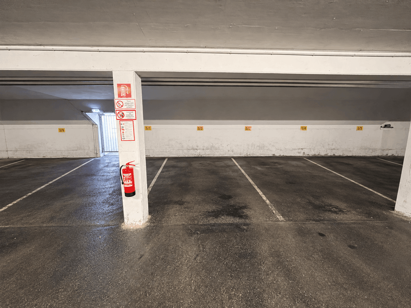 Tiefgarage KI bearbeitet